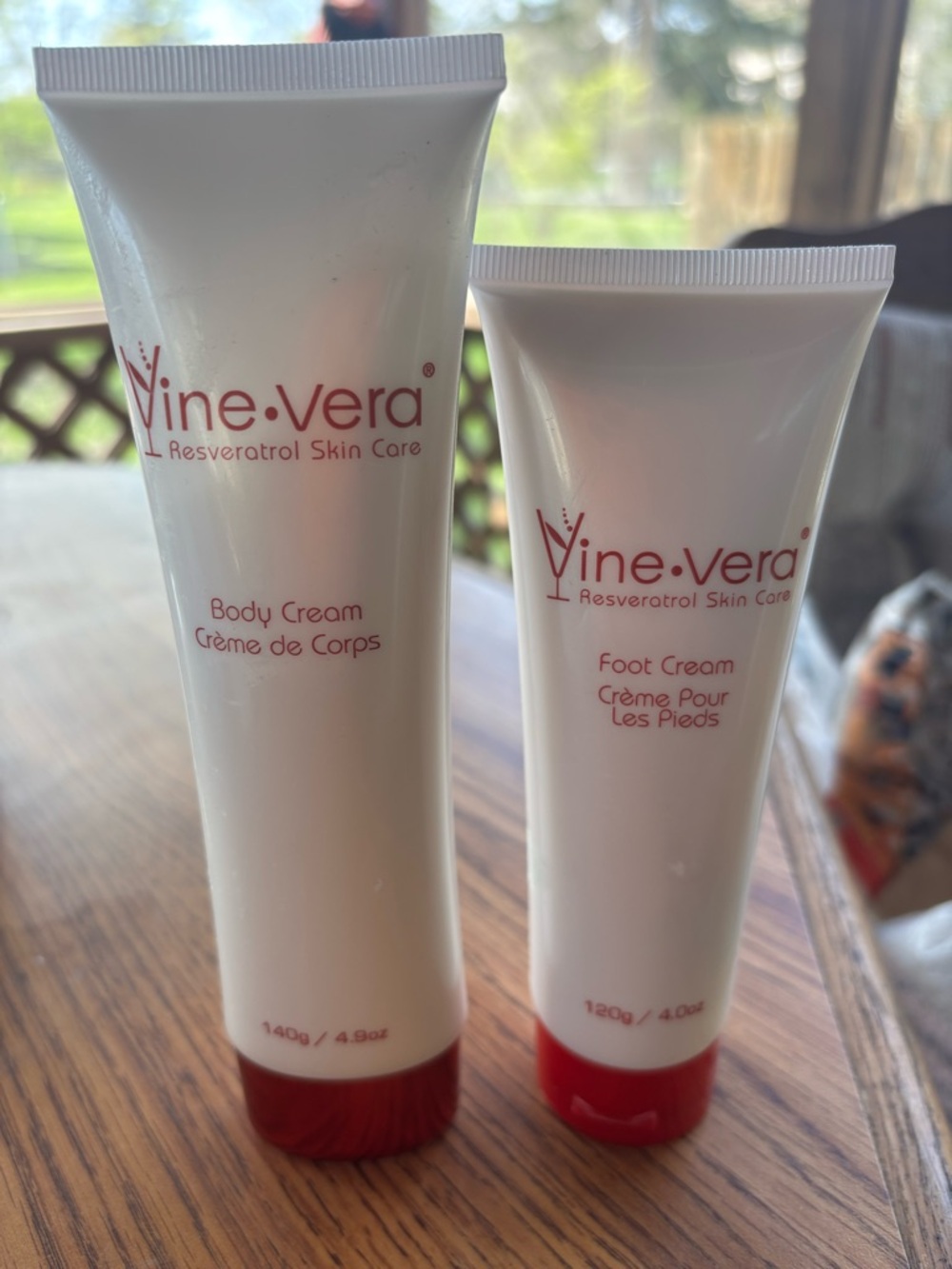 White & Red Body Cream - Moisturizing Skincare